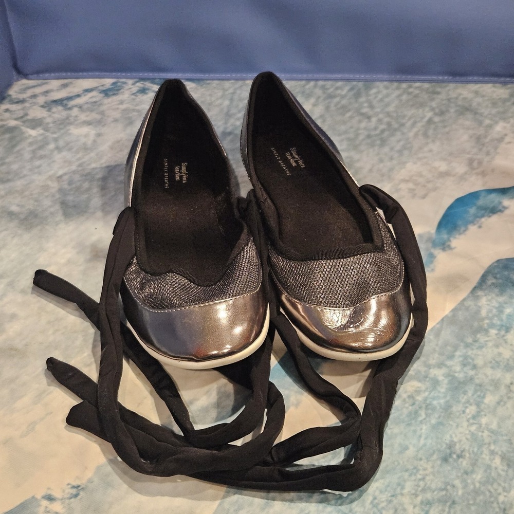 Simply Vera Vera Wang Simply Breathe Flats Womens Size 10 Black Silver Slip On